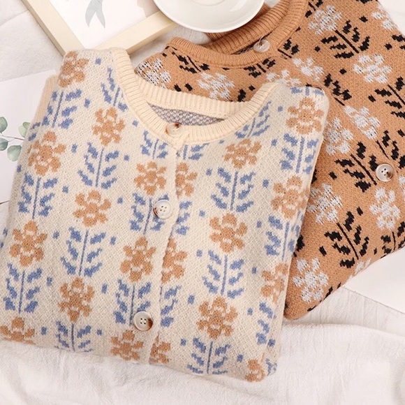 Sweater cardigan flower knit button blue cream gray  khaki long sleeve - Picture 2 of 10